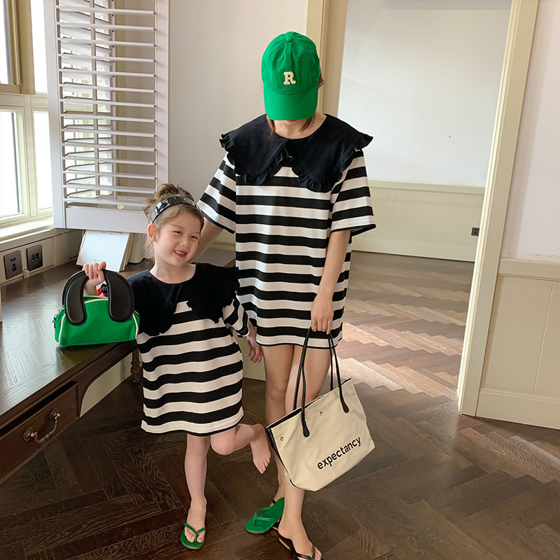 Family Matching Outfits Mom And Daughter Korea Dress With Big Collar Baby Girls And Women's Fashion Dresses Parent-Child Matching Summer Clothing