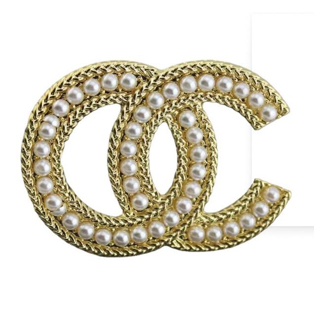 Luxury Fashion Pearls Crystal Brooches Designer Brand Letter Broach Jewelry For Women Jewlery Party Gift 20style
Luxury Fashion Pearls Crystal Brooches Designer Brand Letter Broach Jewelry For Women Jewlery Party Gift 20style