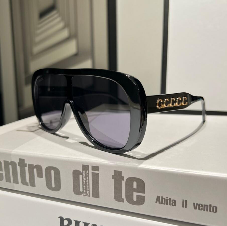 Designer sunglasses for women mens sunglasses Fashion outdoor Classic Style Eyewear Unisex Goggles Sport Driving Multiple style Shades
Designer sunglasses for women mens sunglasses Fashion outdoor Classic Style Eyewear Unisex Goggles Sport Driving Multiple style Shades