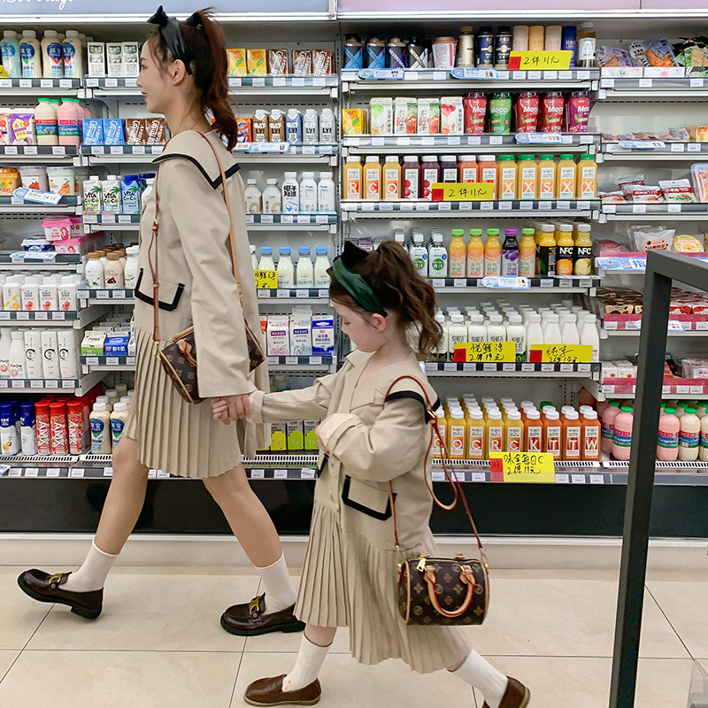 Family Matching Outfits Parent-child Suit Preppy Style Mommy and Daughter Matching Clothes Pleated Skirt Girls Sets Family Matching Outfits 230506