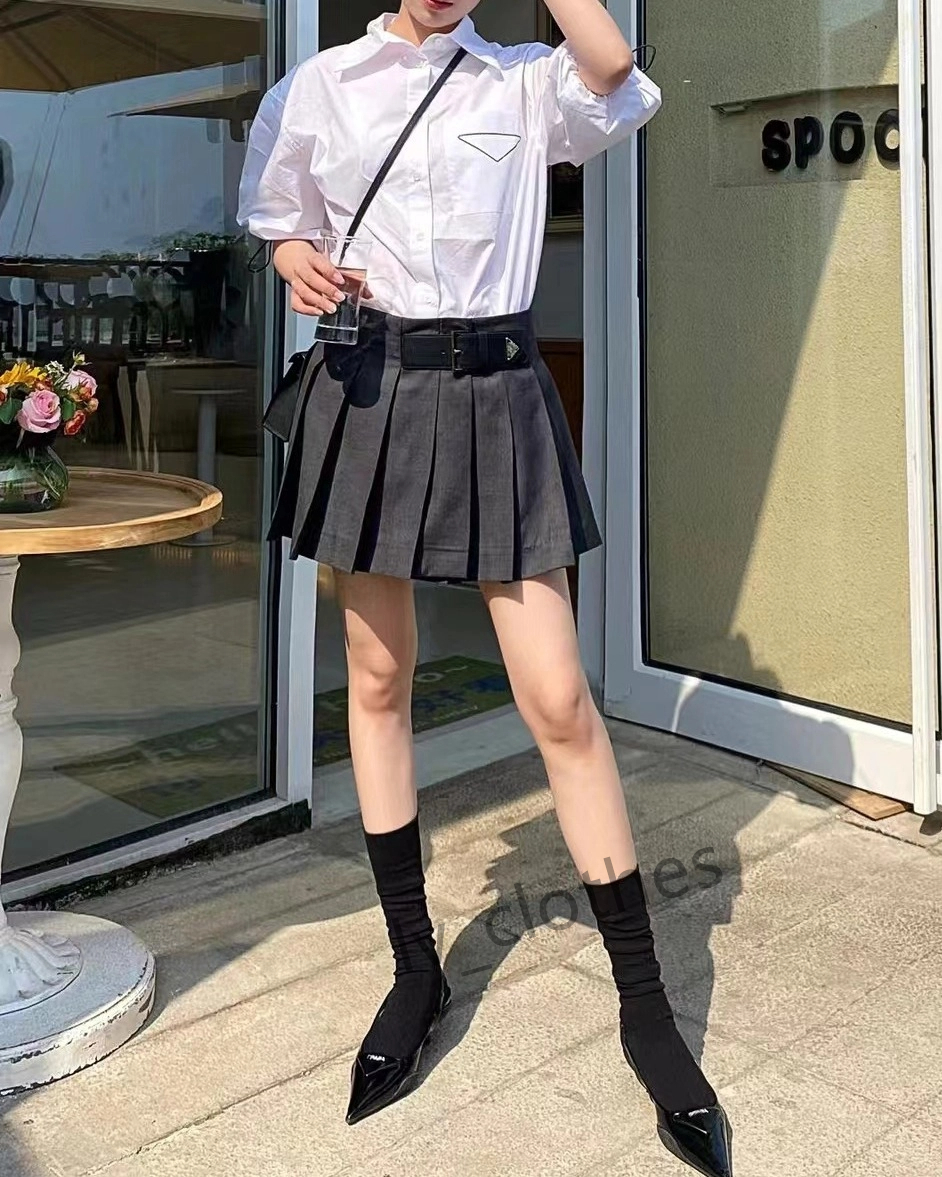 2023 Top Designer Brand Clothing Women's White Shirt Top and Half Skirt Two Piece Fashion Women's Professional Set Women's White Top and Sexy Short Skirt
2023 Top Designer Brand Clothing Women's White Shirt Top and Half Skirt Two Piece Fashion Women's Professional Set Women's White Top and Sexy Short Skirt
