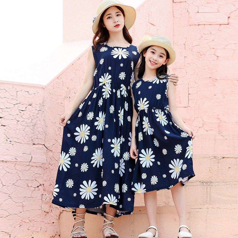 Family Matching Outfits Summer Mom and Daughter Flower Beach Dresses Children Girls Sleeveless Thin Soft Vestidos Parent-child outfit Kids Family Fitt