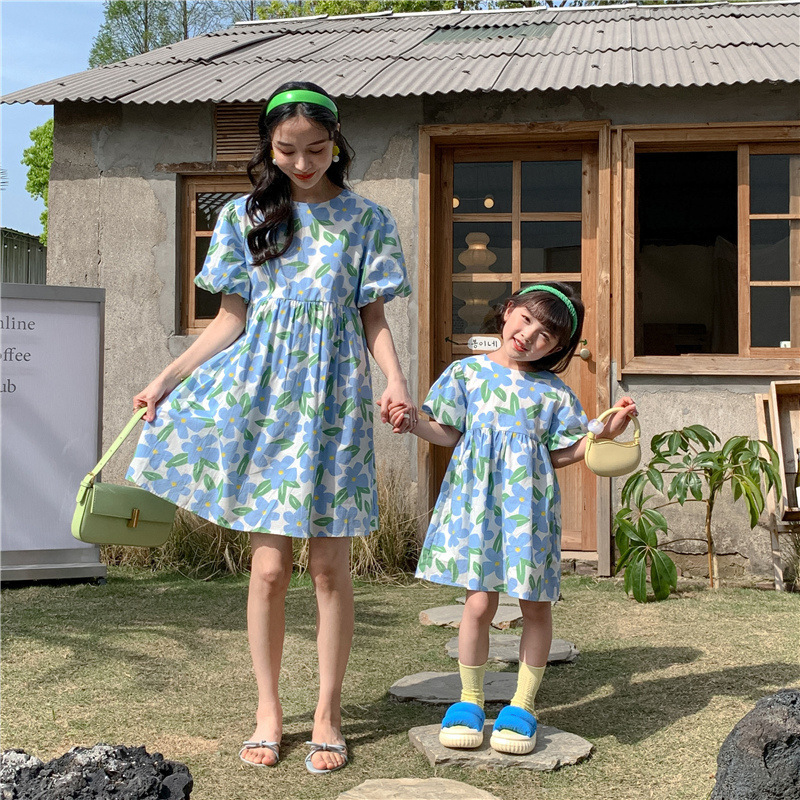 Family Matching Outfits Mother Daughter Equal Dresses Women Girl Summer Clothes Mommy And Me Clothing Parent-Child Matching Floral Pattern Dress 23050