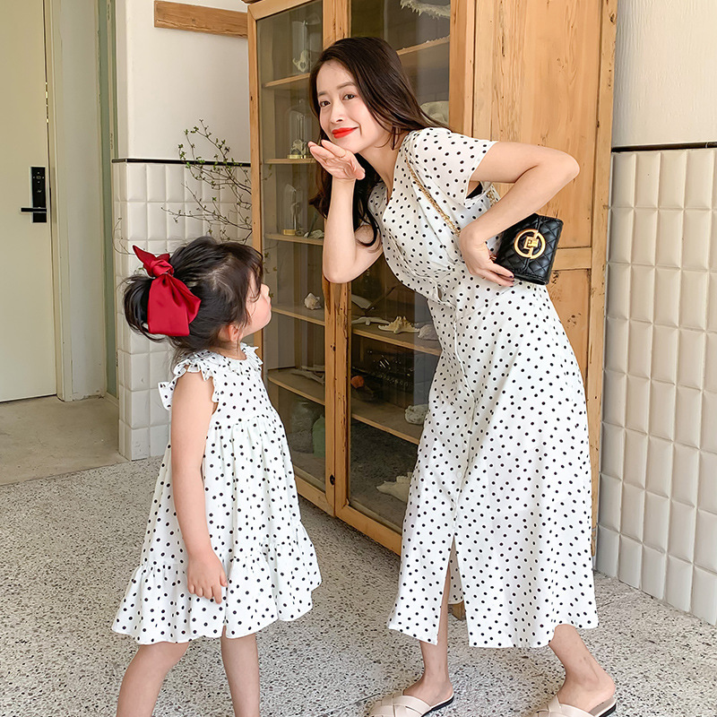 Family Matching Outfits Summer Mommy and Me Princess Dresses Mother and Daughter Beach Vacation Short Sleeve Long Dress Girl Parent-child Dot Clothing