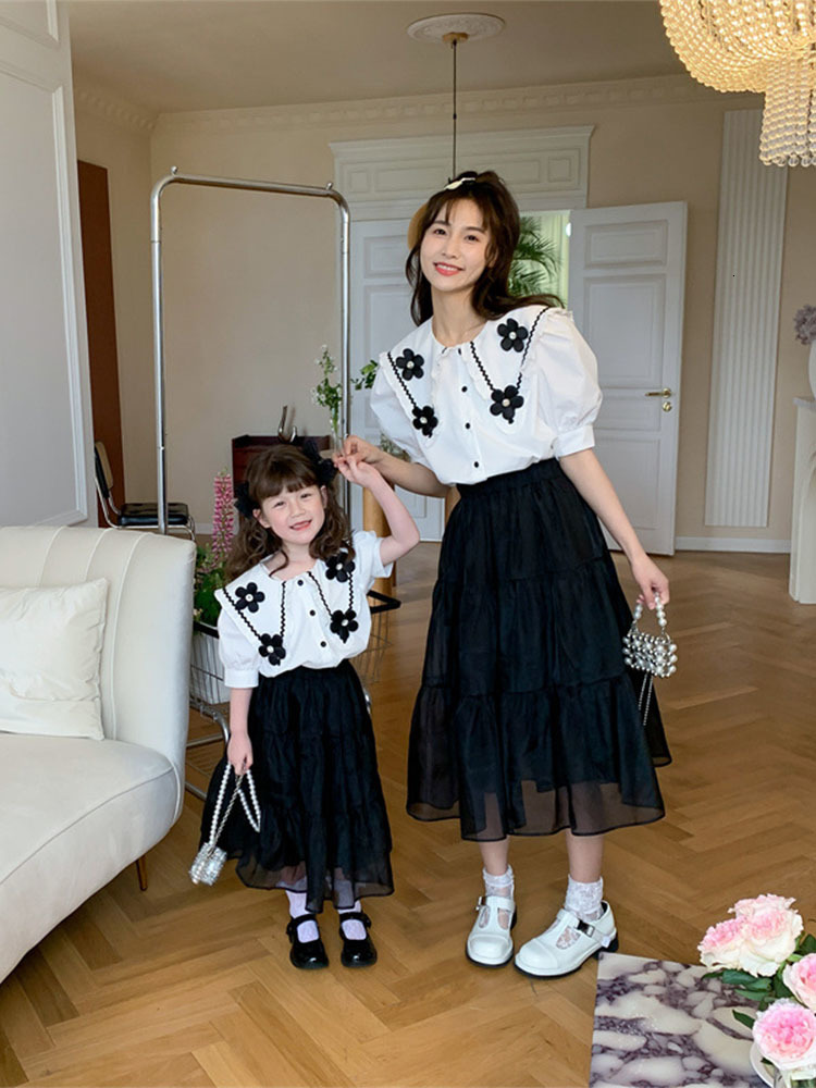 Family Matching Outfits Parent-child Wear Mother and Daughter Korean Version Girls Small Fragrance Suit Shirt Skirt Two-piece Set Summer 230506