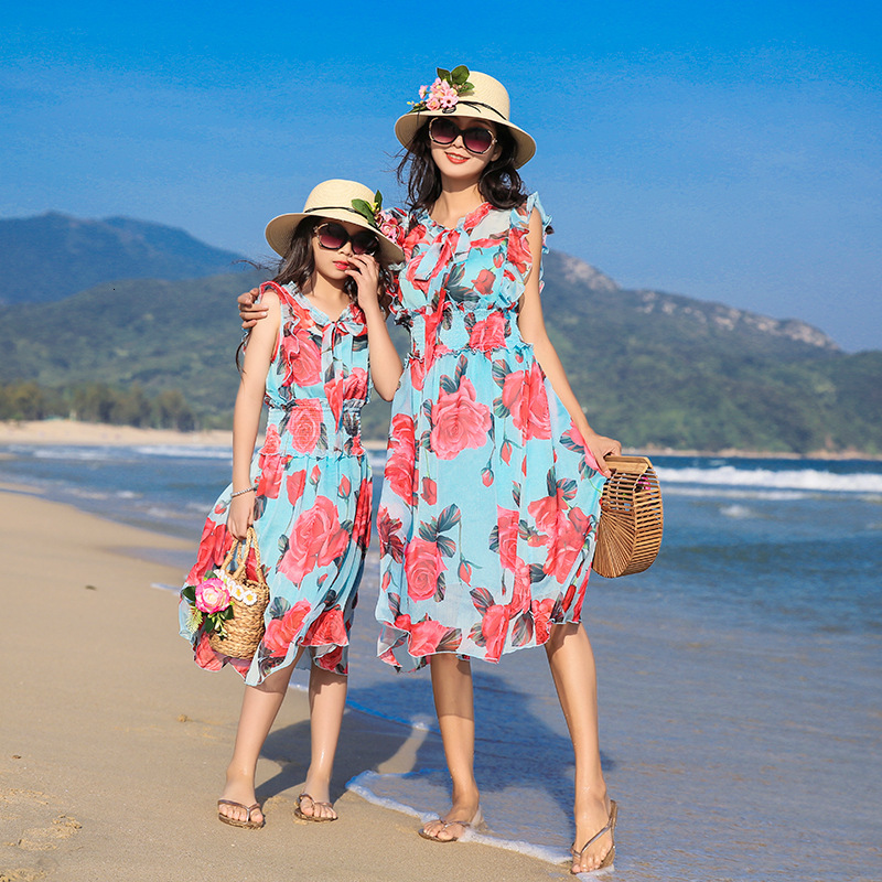 Family Matching Outfits Seaside Parent-child Clothes Summer Beach Holiday Dress Mother and Daughter Clothes Top Dress Mother and Child Clothes Dress 2