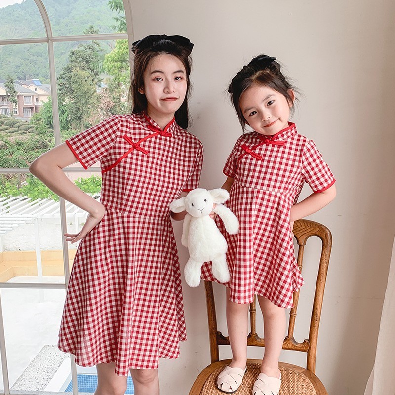 Family Matching Outfits Parent-child Summer Dress Mother And Daughter Plaid Cheongsam Dress Chinese Style Summer Net Red Suit 230506