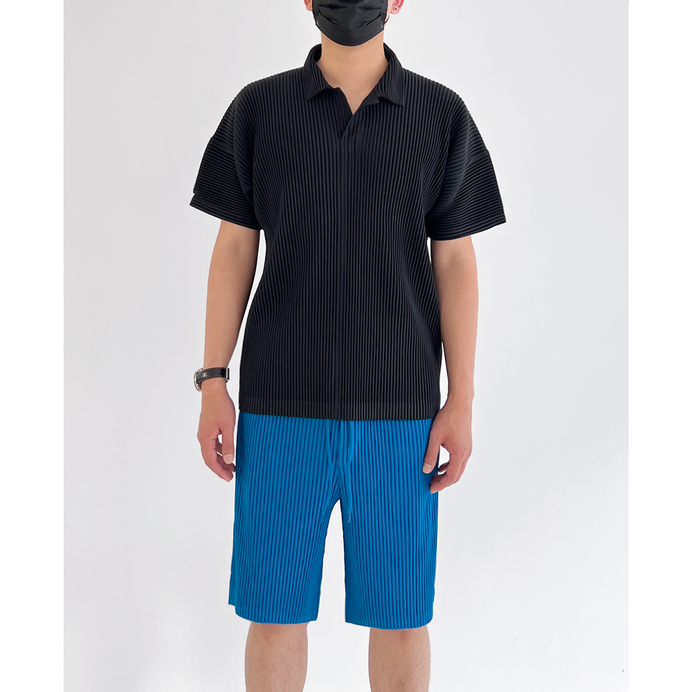 Men's Shorts Miyake Pleated Men Casual Shorts Summer Solid Color lastic Waist Tie Sports Knee Length Trend 230506