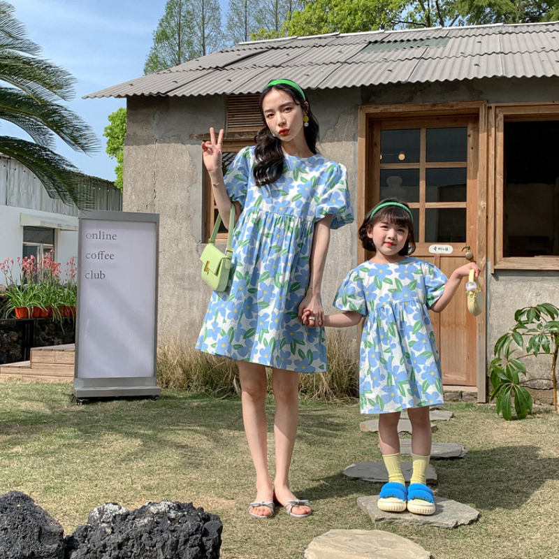 Family Matching Outfits Mother Daughter Equal Dresses Women Girl Summer Clothes Mommy And Me Clothing Parent-Child Matching Floral Pattern Dress 23050
