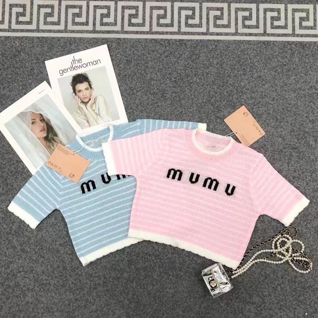 2023 Spring and Summer New Blue and White Striped Letters Jacquard Design Sense Towel Material Knitted Short Sleeve round Neck Slim-Fit Tops
2023 Spring and Summer New Blue and White Striped Letters Jacquard Design Sense Towel Material Knitted Short Sleeve round Neck Slim-Fit Tops