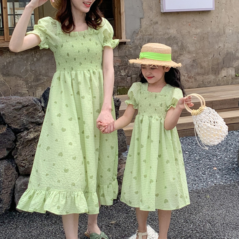 Family Matching Outfits Kids Girls Smocked Dress Women Smock Clothes Parent-Child Matching Clothing Elegant Mother Daughter Matching Dressess Korean 2
