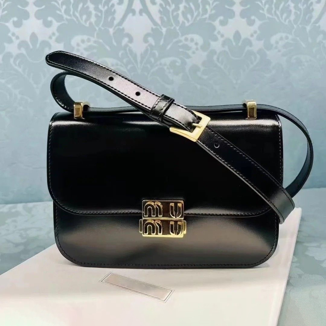 Womens Miu White Shoulder bag Luxury lululemens designer Large clutch bag Mens Genuine leather pochette bag wallet fashion tote handbag crossbody travel beach Bags, Brown
Womens Miu White Shoulder bag Luxury lululemens designer Large clutch bag Mens Genuine leather pochette bag wallet fashion tote handbag crossbody travel beach Bags, Brown