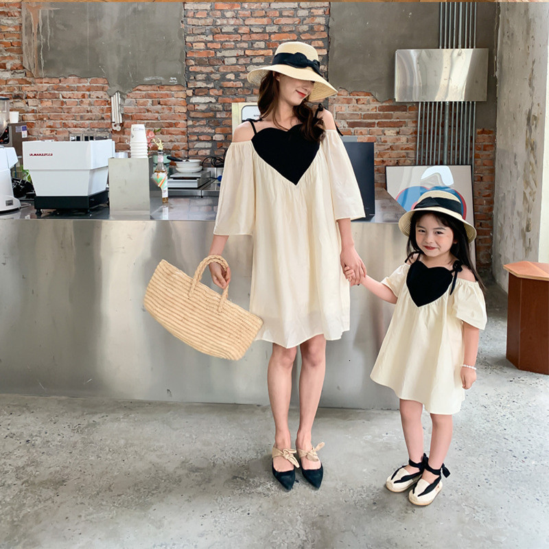Family Matching Outfits Play Together Parent-Child Dress Summer Mother And Daughter Dress Girls Three-Dimensional Love Fashion Dress 230506