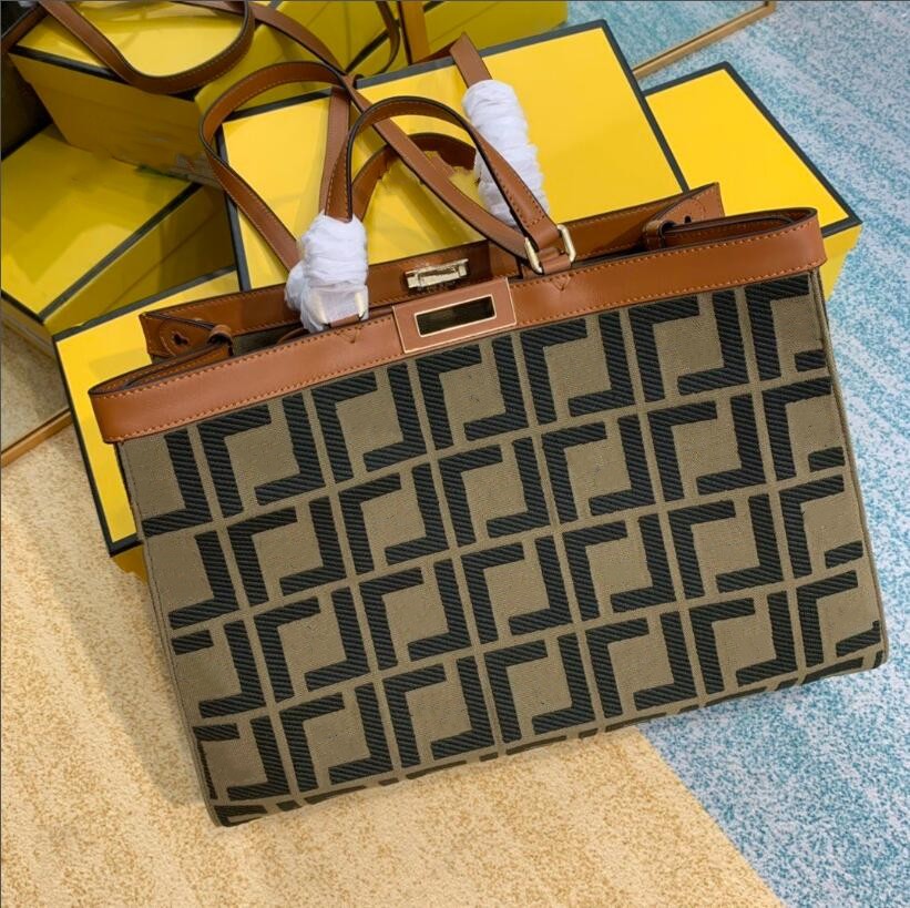 Designer Totes Summer Beach Bag Big Straw Totes Handmade Woven Women Travel Handbags Crochet Flower Hand Bags New
Designer Totes Summer Beach Bag Big Straw Totes Handmade Woven Women Travel Handbags Crochet Flower Hand Bags New