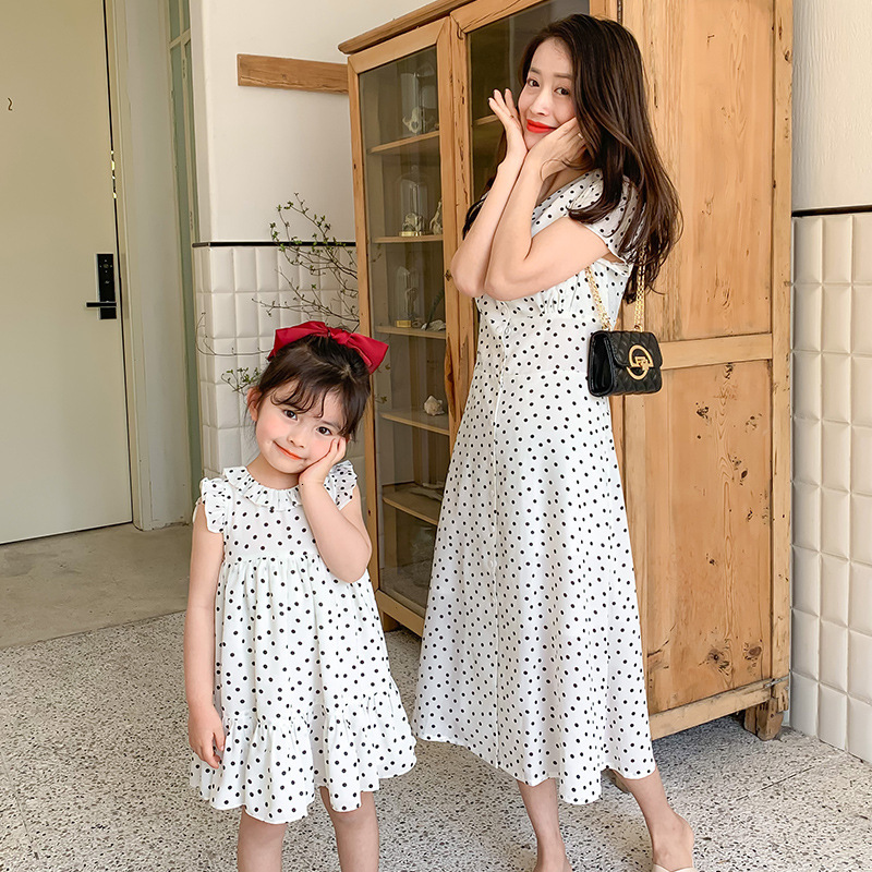 Family Matching Outfits Summer Mommy and Me Princess Dresses Mother and Daughter Beach Vacation Short Sleeve Long Dress Girl Parent-child Dot Clothing