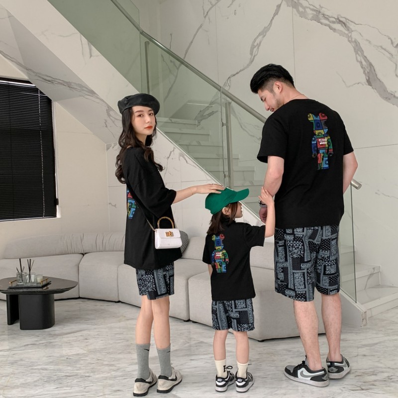 Family Matching Outfits Simple T-shirts for Families Parents and Children Carton Bear Printed Tees Summer Family Matching Outfits Kids Casual Wears 23