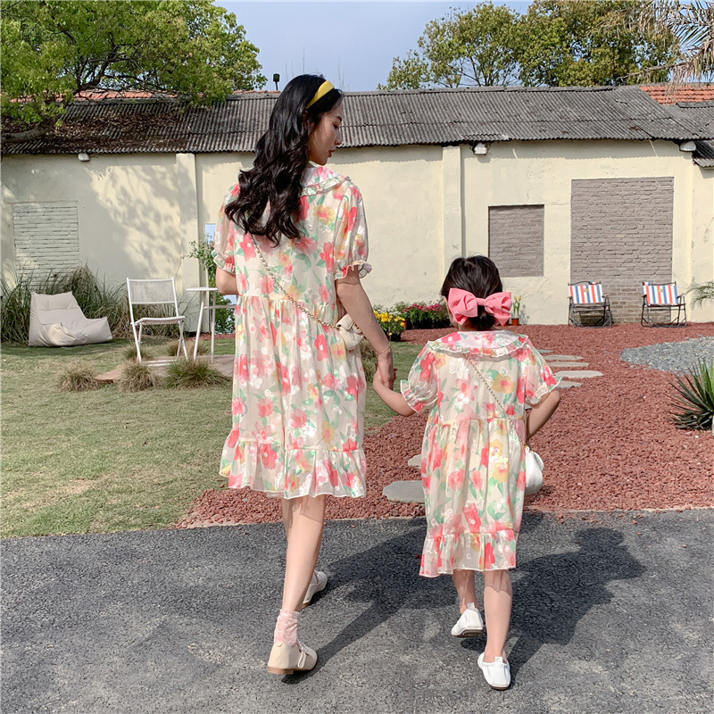 Family Matching Outfits Mom And Daughter Dresses Parent-Child Matching Floral Pattern Dress Korean Summer Women And Baby Girls Clothing Dress Robe 230