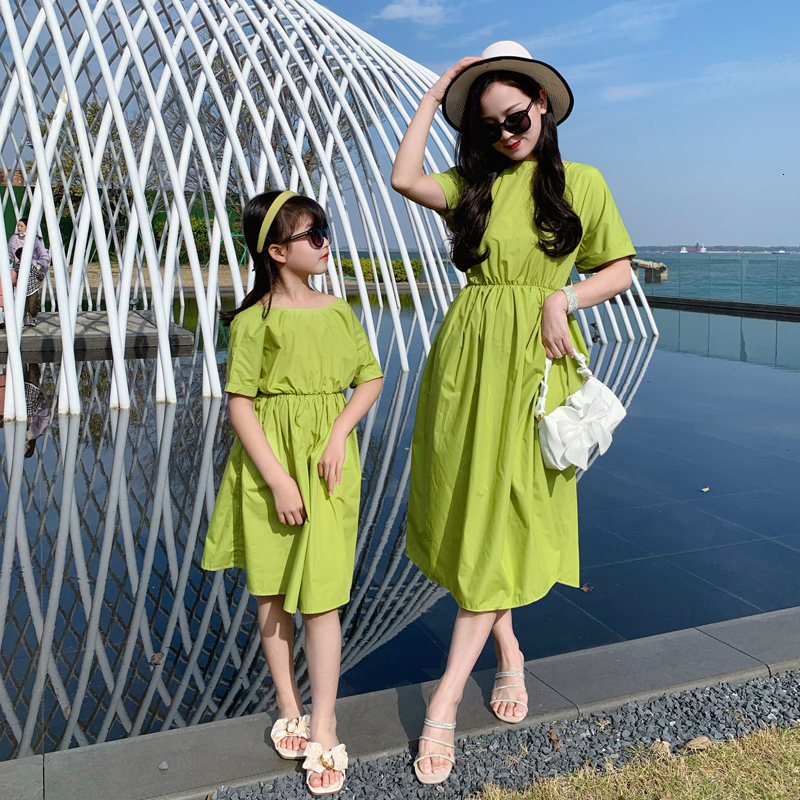 Family Matching Outfits Mother Daughter Matching Clothes Dress Mom and Baby Girl Clothing Beach Wear Women Summer Dresses Parent-child Outfit 230506