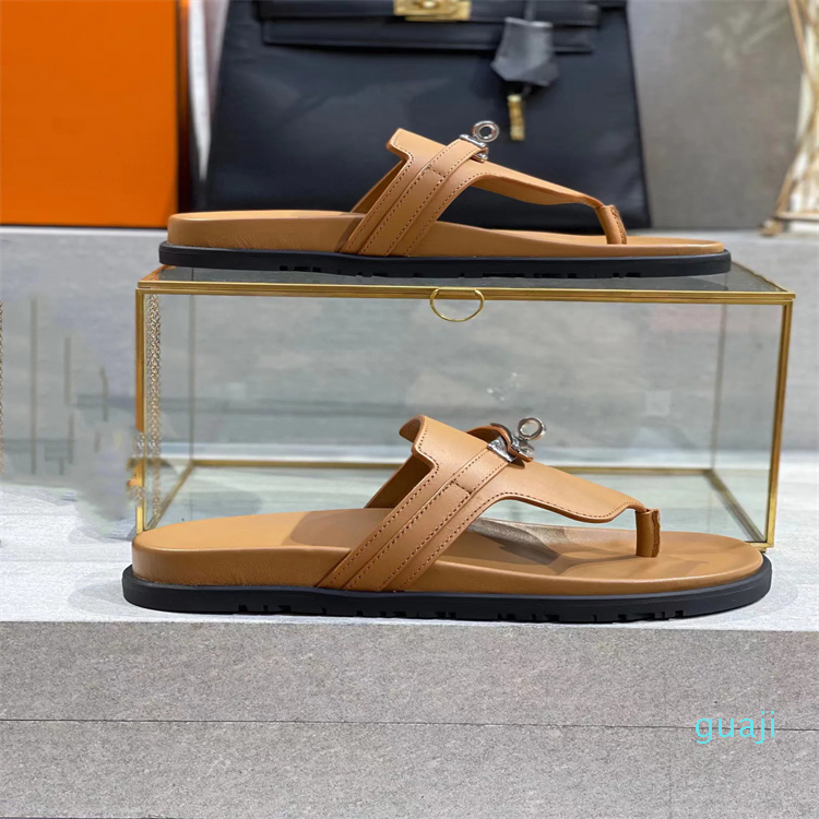 Designer Empire Slippers Leather Flip Flops Metal Buckle Slides Empire Sandals Black White Rubber Sandal Flat Slipper Platform Slipper Size 35-45, Color2
Designer Empire Slippers Leather Flip Flops Metal Buckle Slides Empire Sandals Black White Rubber Sandal Flat Slipper Platform Slipper Size 35-45, Color2