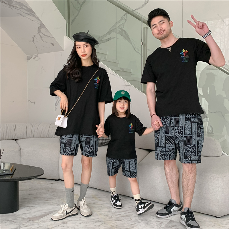 Family Matching Outfits Simple T-shirts for Families Parents and Children Carton Bear Printed Tees Summer Family Matching Outfits Kids Casual Wears 23