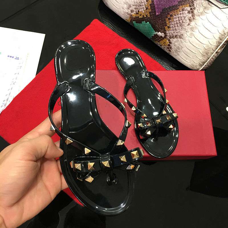 Designer sandals New sandals Women summer fashionable beach shoes flip-flops Jelly casual sandals Flat slippers Beach shoes, As shown in the picture
Designer sandals New sandals Women summer fashionable beach shoes flip-flops Jelly casual sandals Flat slippers Beach shoes, As shown in the picture