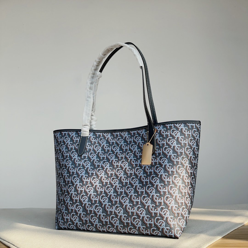 2023 Designer Women's Shoulder Bag Chain Shoulder Vegan Leather Tote Bag Handbag Travel Large Capacity Travel Bag Can Put Computer Bag, #4
2023 Designer Women's Shoulder Bag Chain Shoulder Vegan Leather Tote Bag Handbag Travel Large Capacity Travel Bag Can Put Computer Bag, #4