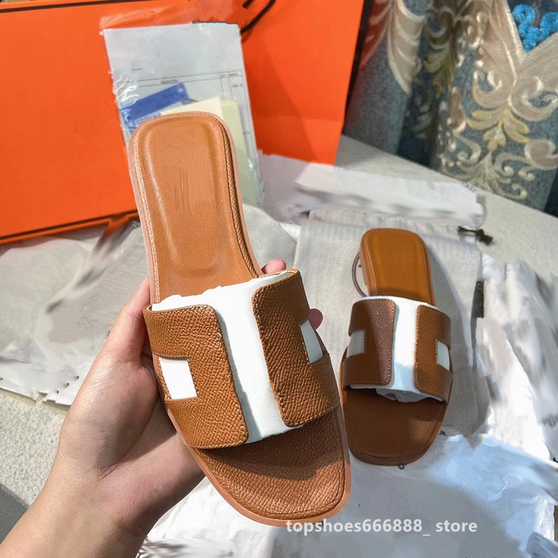 2023 Luxury designer Flat Slippers Women Designers Brand H Fashion Simple Large Sandals Korean Horse Title Buckle Femal Jelly Shoes lychee grain, H26
2023 Luxury designer Flat Slippers Women Designers Brand H Fashion Simple Large Sandals Korean Horse Title Buckle Femal Jelly Shoes lychee grain, H26