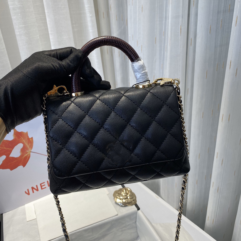Designer Handbag Luxury Shoulder Bag Genuine Leather Chain Bags 19CM High Imitation Crossbody Bag With Box ZC024
Designer Handbag Luxury Shoulder Bag Genuine Leather Chain Bags 19CM High Imitation Crossbody Bag With Box ZC024
