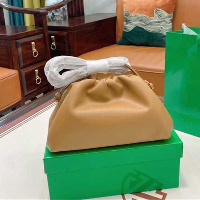 Totes Soft Same Venetas Cloud Bag Mini Leather Designer Bags Bottegas Women's Pouch Single Shoulder Handbag Shoulder Bags HBEE, Avocado
Totes Soft Same Venetas Cloud Bag Mini Leather Designer Bags Bottegas Women's Pouch Single Shoulder Handbag Shoulder Bags HBEE, Avocado