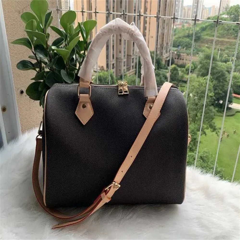 new Women Messenger Travel bag Classic Style Fashion bags Shoulder Bags Lady Totes handbags 30 cm With key lock, White grid
new Women Messenger Travel bag Classic Style Fashion bags Shoulder Bags Lady Totes handbags 30 cm With key lock, White grid