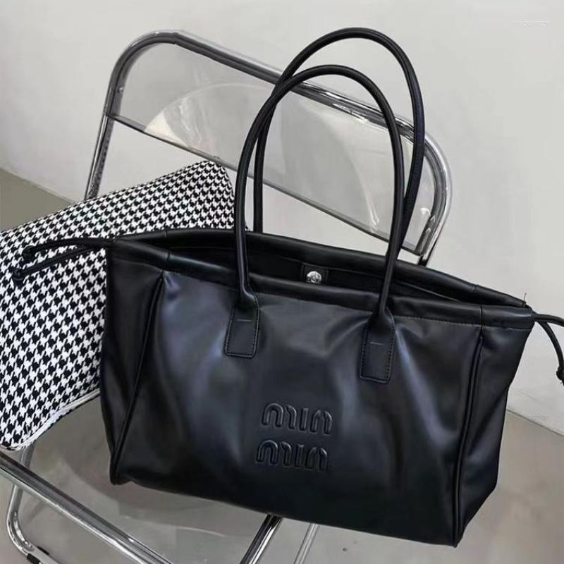 Evening Bags MBTI Luxury Designer Tote For Women Vintage Black String Shoulder Bag Large Capacity Shopper All-match Fashion Handbag
Evening Bags MBTI Luxury Designer Tote For Women Vintage Black String Shoulder Bag Large Capacity Shopper All-match Fashion Handbag