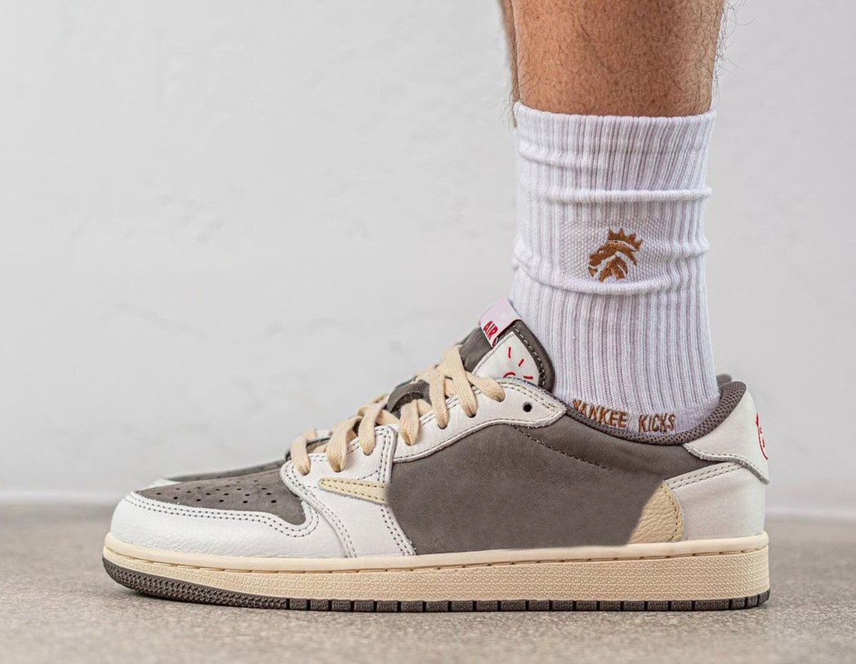 2023 Authentic Travis Shoes Low OG SP Reverse Mocha Scotts Sail University Red Ridgerock Cactus Jack Fragment Olive BLACK PHANTOM Men Women Sports Sneakers With box
2023 Authentic Travis Shoes Low OG SP Reverse Mocha Scotts Sail University Red Ridgerock Cactus Jack Fragment Olive BLACK PHANTOM Men Women Sports Sneakers With box