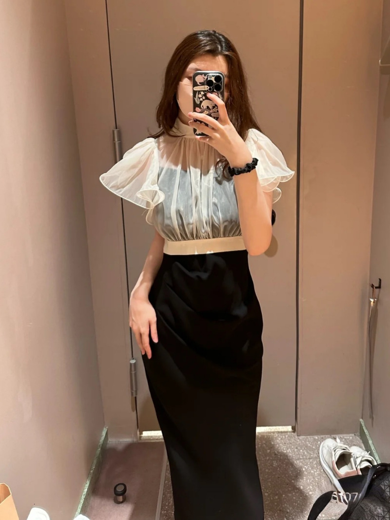 Two Piece Dress Kuzuwata Japanese 2023 Summer Conjunto Femenino Ruffled Perspective Toppleated Slim Waist Strap Peice Sets 230506