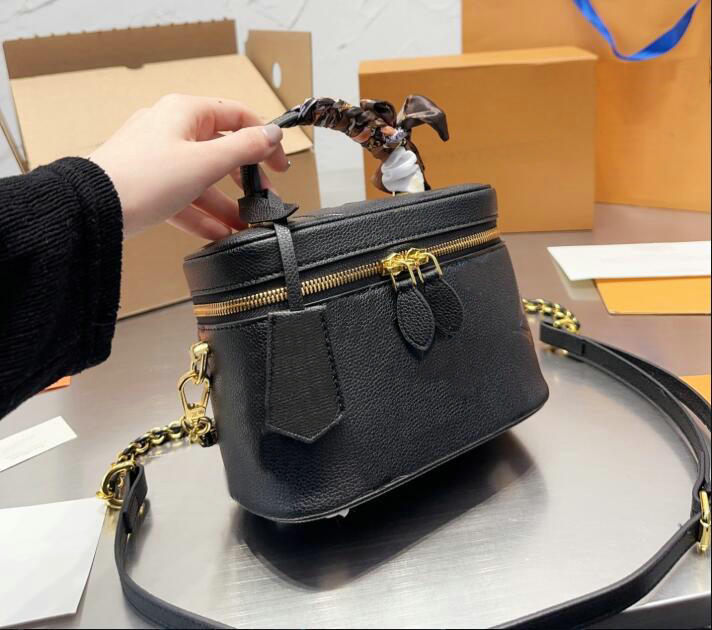 Women leather embossing Cosmetic Bags Fashion Makeup Bag Designers Toiletry Travel Pouch Ladies Purses High Quality Handbags, Black embossing
Women leather embossing Cosmetic Bags Fashion Makeup Bag Designers Toiletry Travel Pouch Ladies Purses High Quality Handbags, Black embossing