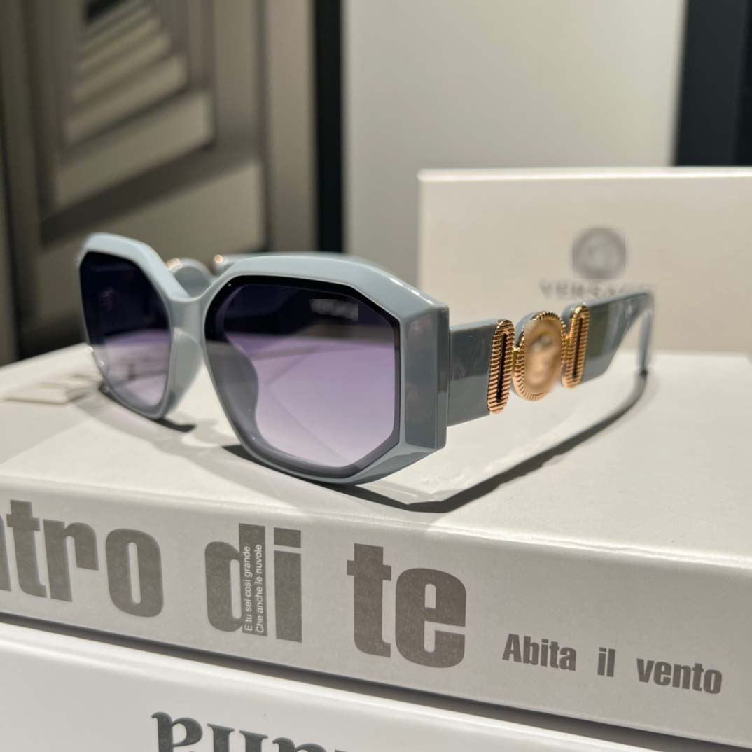 vercace 8422 with box Polarized sunglasses UV400 Photochromic plank resin lenses Sun protection Driving Travel Sports
vercace 8422 with box Polarized sunglasses UV400 Photochromic plank resin lenses Sun protection Driving Travel Sports