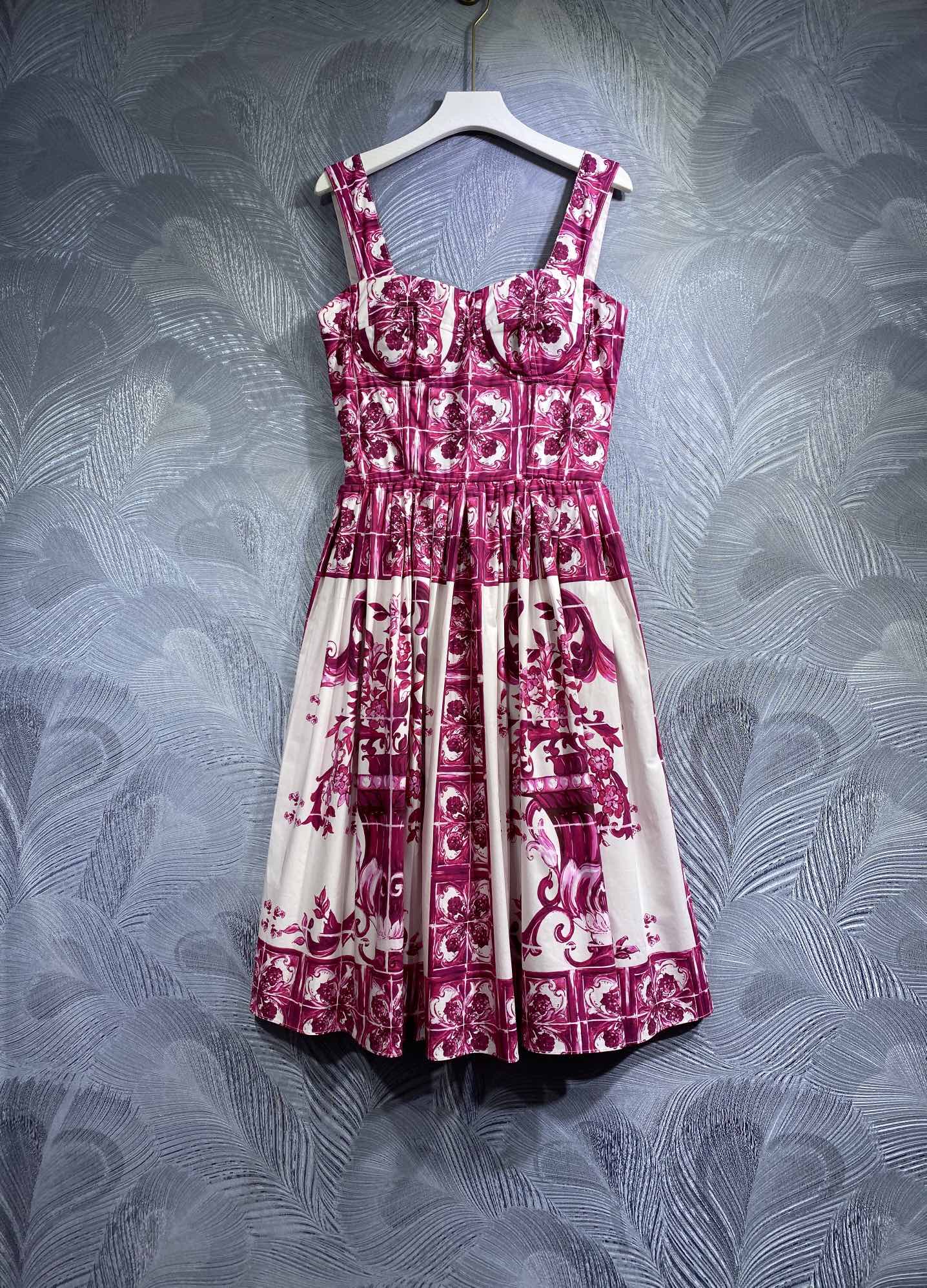 Designer cotton printed dress, spring/summer 2023, new fashion and high-end temperament, suspender sleeveless printed dress, compact and luxurious design, Picture color
Designer cotton printed dress, spring/summer 2023, new fashion and high-end temperament, suspender sleeveless printed dress, compact and luxurious design, Picture color