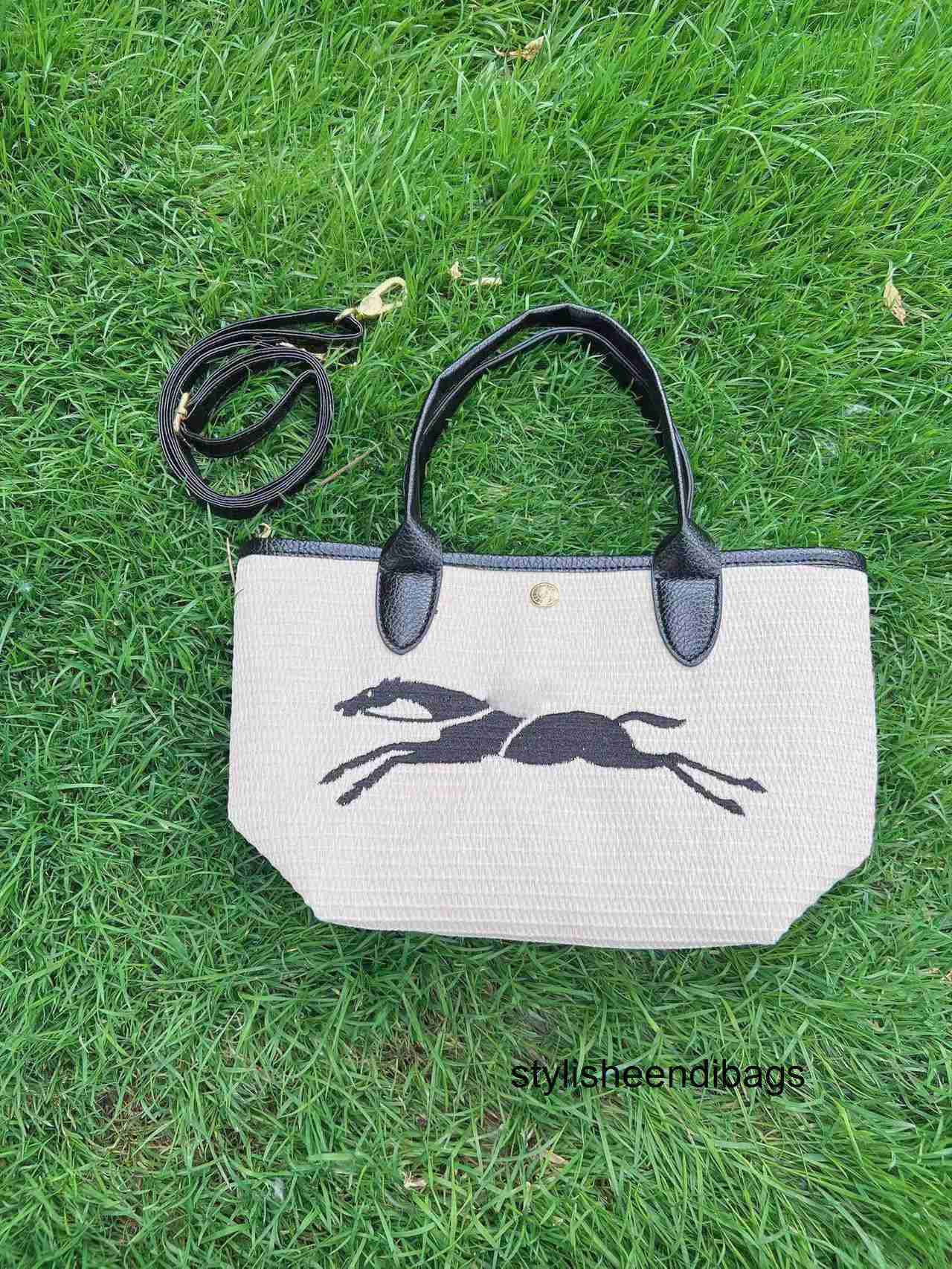 Designer Bag Womens Raffia the tote bag handbag beach Straw weave mirror quality clutch bags cross body designer luxury fashion uomo purse shoulder Bag 112049, Blue
Designer Bag Womens Raffia the tote bag handbag beach Straw weave mirror quality clutch bags cross body designer luxury fashion uomo purse shoulder Bag 112049, Blue