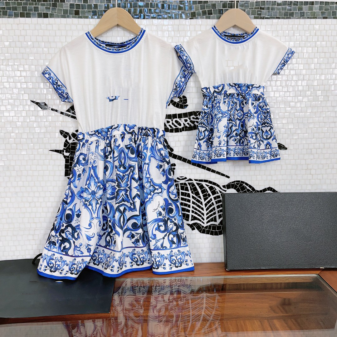 Girl Family Matching Outfits Newborn Baby Cotton Toddle Retail Designer Clothes Kids Girl Girls' short sleeved dress cotton classic flower sisters skirt, Samdon size;you can note
Girl Family Matching Outfits Newborn Baby Cotton Toddle Retail Designer Clothes Kids Girl Girls' short sleeved dress cotton classic flower sisters skirt, Samdon size;you can note