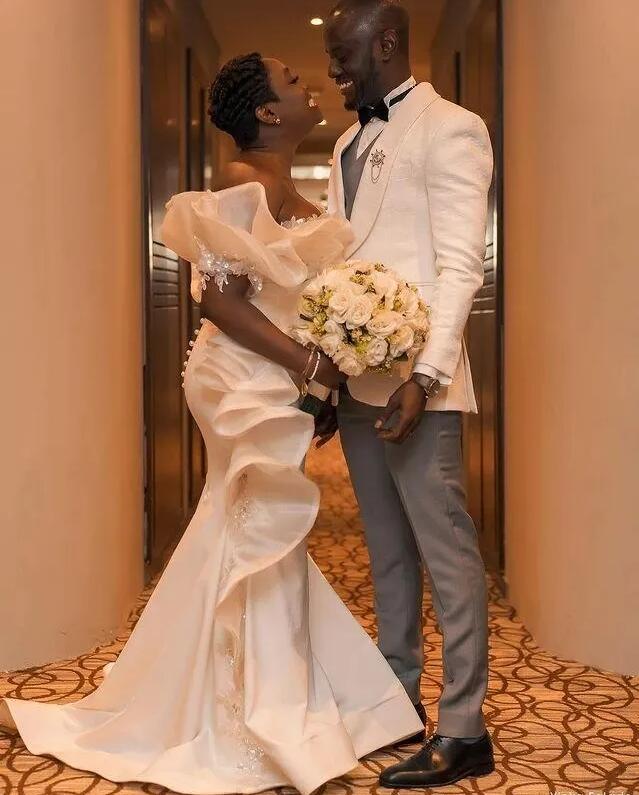Modern Mermaid Wedding Dresses Arabic Off Shoulder Plus Size aso ebi Bridal Gowns Beaded Ruffles Vestido De Novia