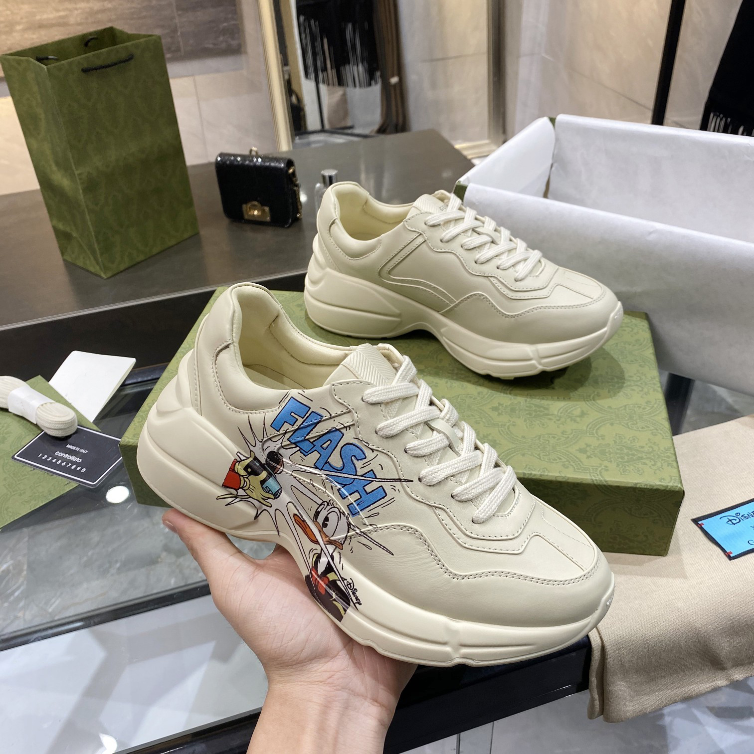 New Designer shoes rhyton top Sneaker Plaid pattern Platform Classic Suede Leather Sports Skateboarding Shoe Men Women Sneakers, Gu14
New Designer shoes rhyton top Sneaker Plaid pattern Platform Classic Suede Leather Sports Skateboarding Shoe Men Women Sneakers, Gu14