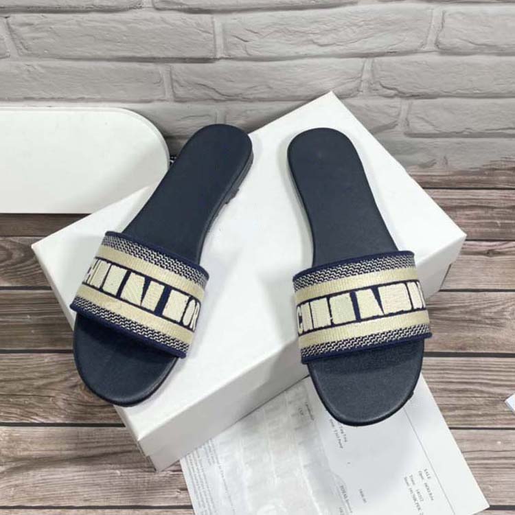Designer Slippers Flip Flops Women Origin Brand Genuine Leather Flat Beach Shoes 2023 Summer Black Matte Real Cowhide Sandals with Dust Bag, # 8
Designer Slippers Flip Flops Women Origin Brand Genuine Leather Flat Beach Shoes 2023 Summer Black Matte Real Cowhide Sandals with Dust Bag, # 8