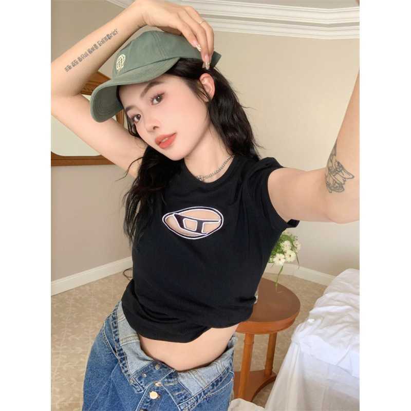 Designer haute coutureEmbroidered hollowed out T-shirt for women with a niche design sweet and spicy style sexy short fitting and slimming top88765, White
Designer haute coutureEmbroidered hollowed out T-shirt for women with a niche design sweet and spicy style sexy short fitting and slimming top88765, White