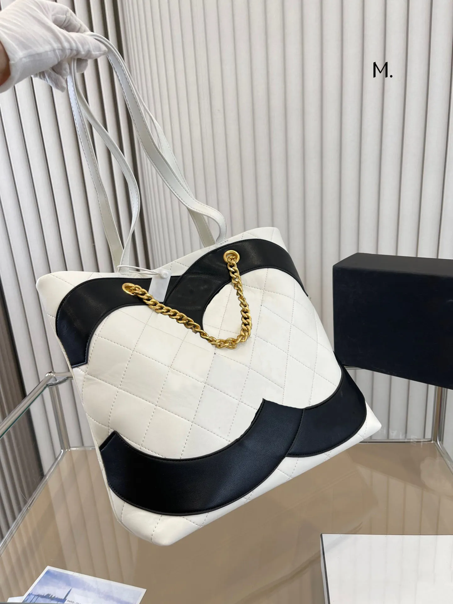 Designer famous the tote bag shoulder lady large cross body cool practical crossbody casual bags square shopping wallets capacity plain handbags women handbag
Designer famous the tote bag shoulder lady large cross body cool practical crossbody casual bags square shopping wallets capacity plain handbags women handbag