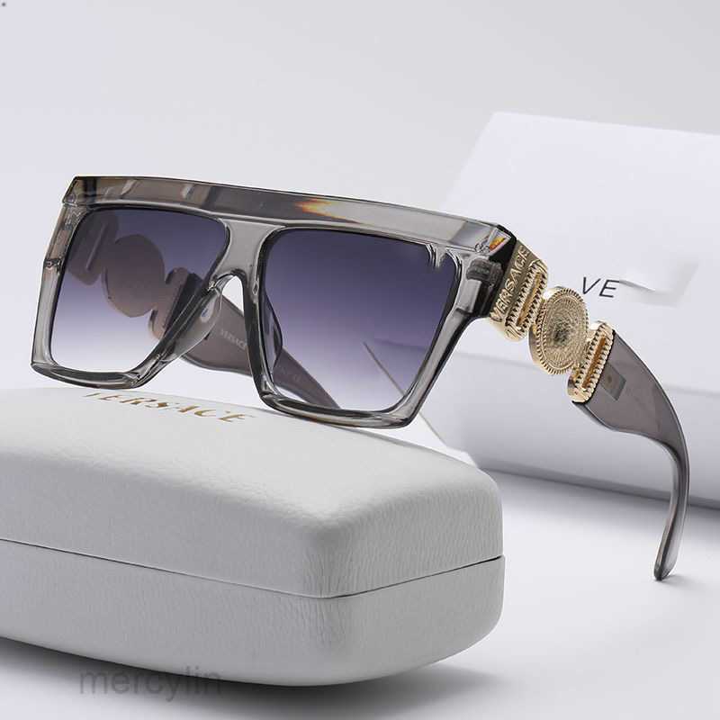 Designer Versage Fashion Vercace Sunglasses Men Women Sunglass Fashion Glasses Trend Glasses Slimming Sunglasses Protection Luxury Gray
Designer Versage Fashion Vercace Sunglasses Men Women Sunglass Fashion Glasses Trend Glasses Slimming Sunglasses Protection Luxury Gray