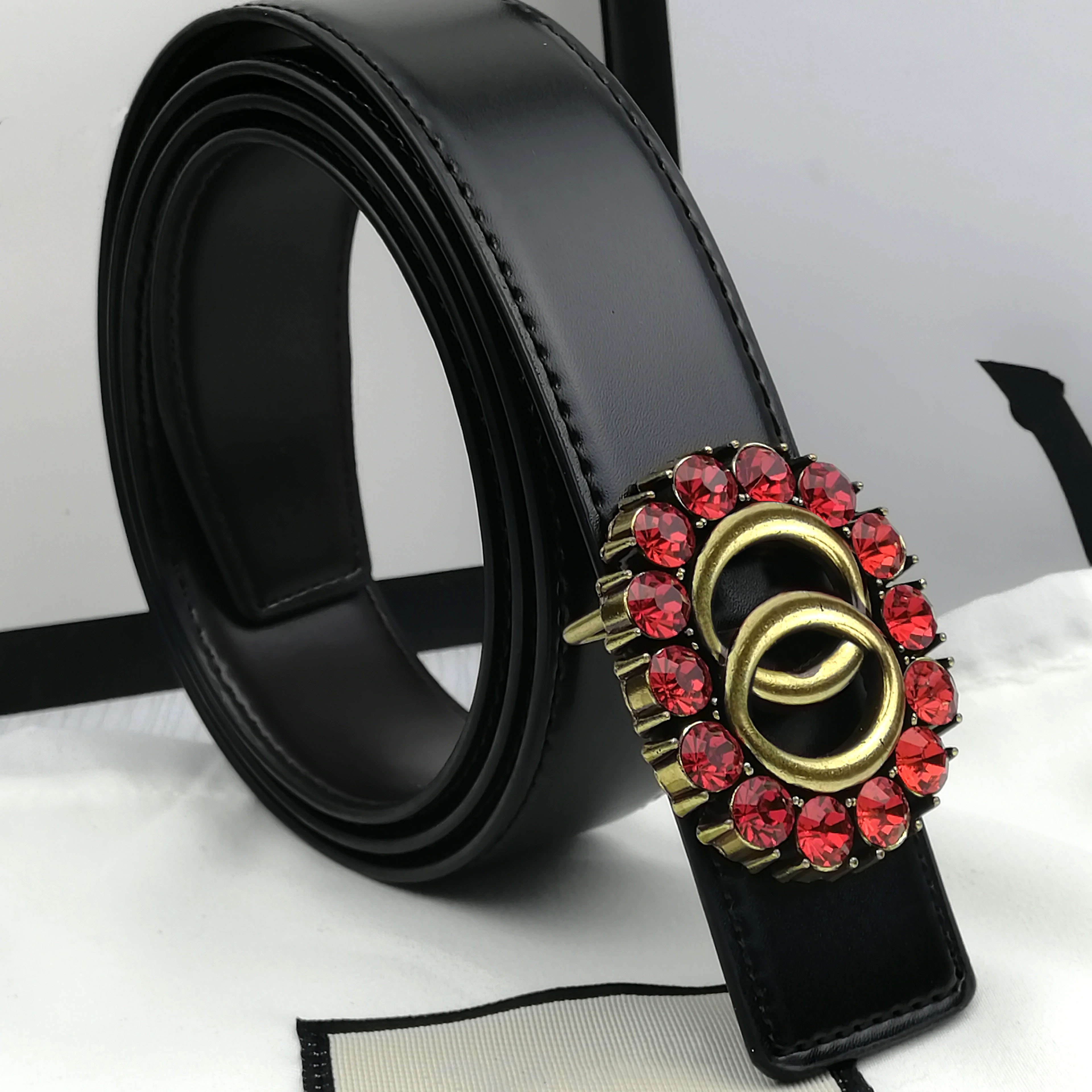 Classic big buckle mens designer belt Fashionable womens belts High quality stitching technology leather width 3.8cm with box
Classic big buckle mens designer belt Fashionable womens belts High quality stitching technology leather width 3.8cm with box