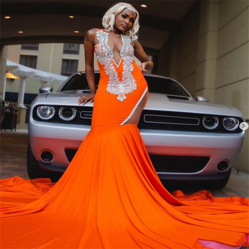 Black Girls Orange Prom Dress 2023 With Beaded Elegant Mermaid Deep V Neck Evening Gowns With Train Sleeveless Formal Party Wear robe de soiree formal
