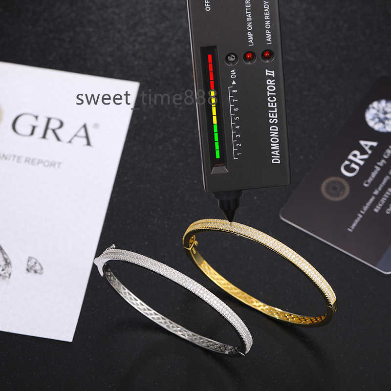 Fashion Famous Brand 925 Sterling Silver VVS Moissanite Iced Out Screwdriver Screw Lover Brand Bangle Bracelet For Men Women
Fashion Famous Brand 925 Sterling Silver VVS Moissanite Iced Out Screwdriver Screw Lover Brand Bangle Bracelet For Men Women
