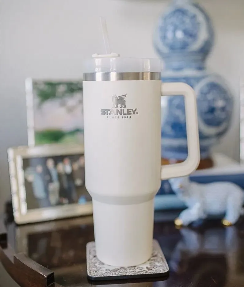 Wholesale With Stanly 40oz Mug Tumbler With Handle Insulated Tumblers Lids Straw Stainless Steel Coffee Termos Cup Popular OIKK, White
Wholesale With Stanly 40oz Mug Tumbler With Handle Insulated Tumblers Lids Straw Stainless Steel Coffee Termos Cup Popular OIKK, White