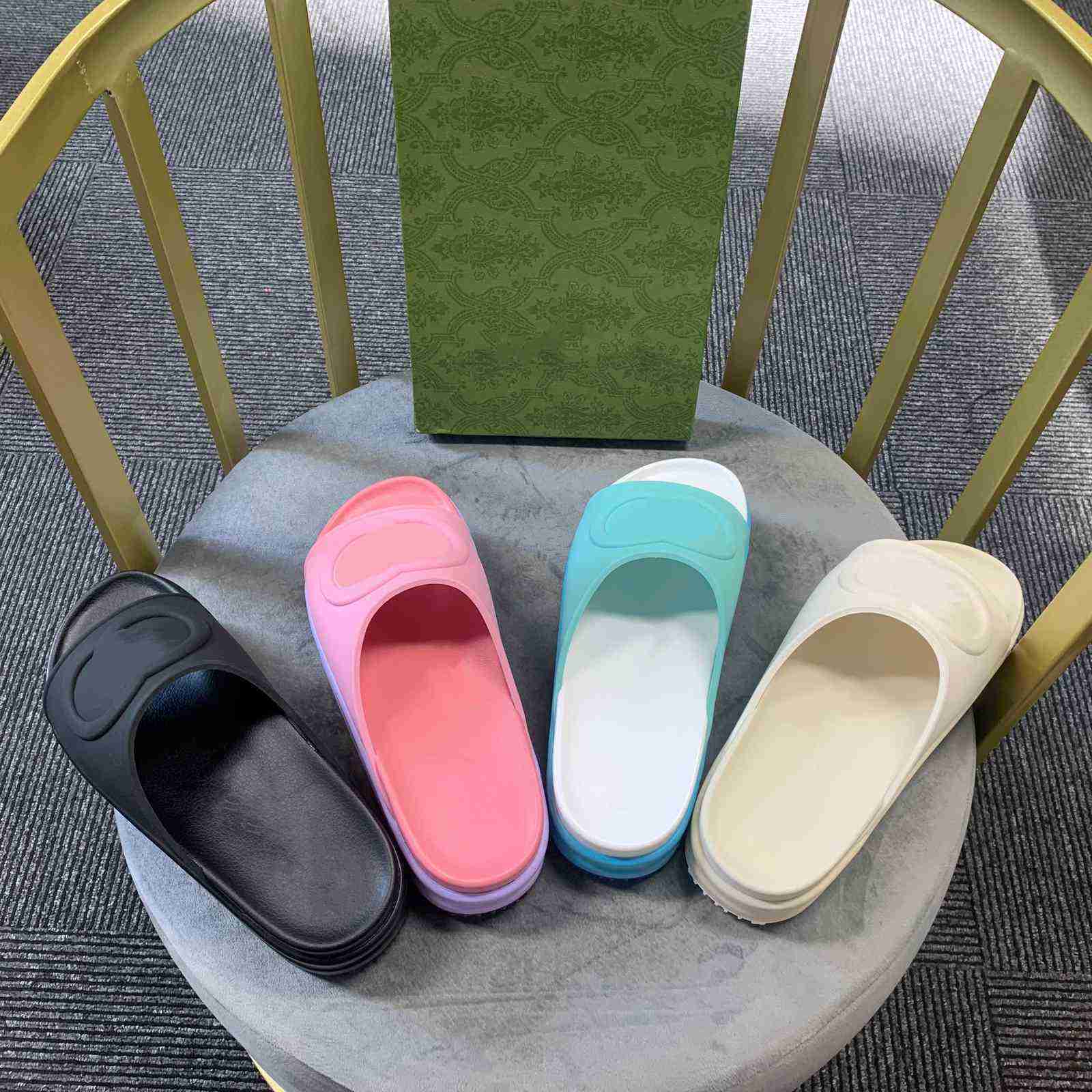 Women's Platform Embroidered Slippers Womens Sandals Women Designer Flats Men's Comfortable Casual G Shoes Slippers Solid Color Flip-Flops
Women's Platform Embroidered Slippers Womens Sandals Women Designer Flats Men's Comfortable Casual G Shoes Slippers Solid Color Flip-Flops