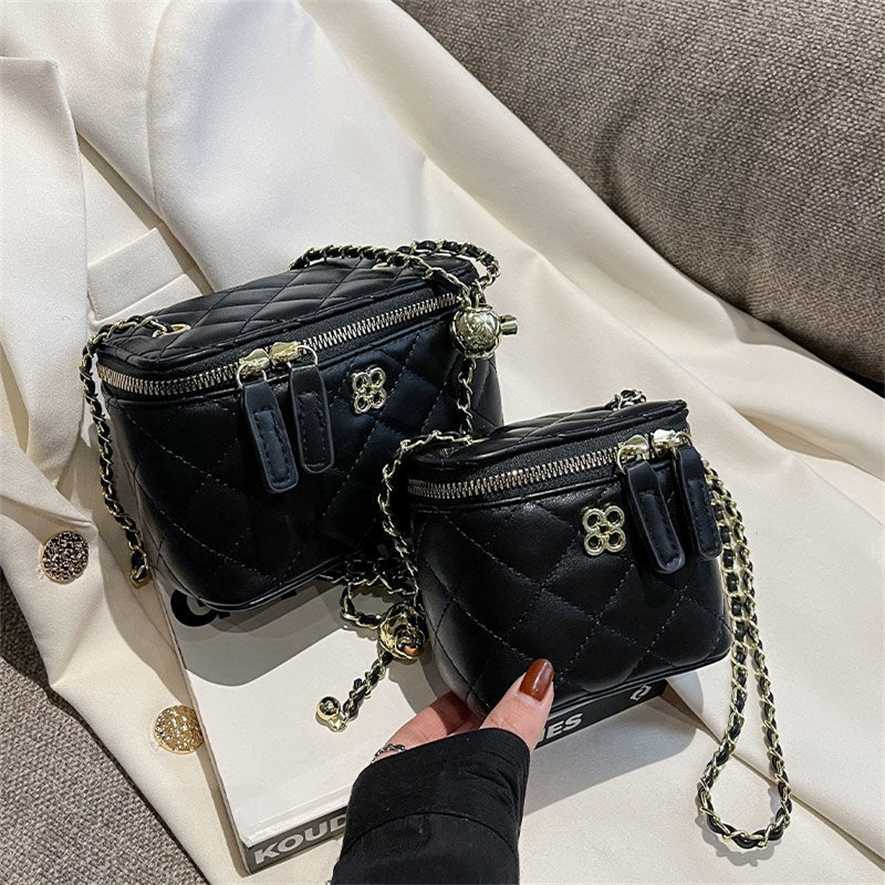 Purses clearance 70% Off Lingge Chain Small Bag Women's Summer 2023 New Fashion Versatile Crossbody High Quality Mini Square, New idea # 1801 # black small
Purses clearance 70% Off Lingge Chain Small Bag Women's Summer 2023 New Fashion Versatile Crossbody High Quality Mini Square, New idea # 1801 # black small
